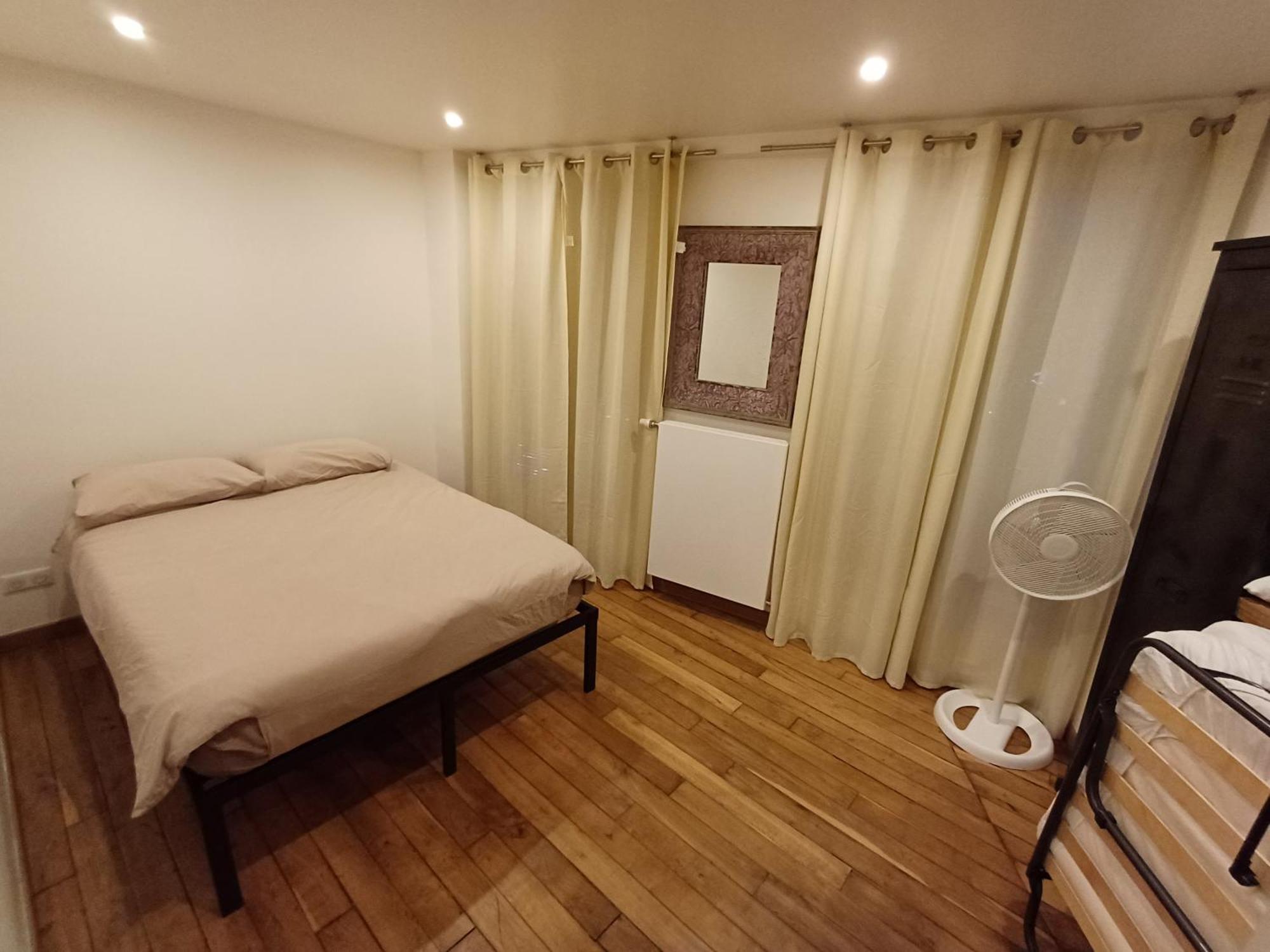 Moderne 2 5 Voyageurs París