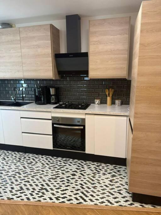 Moderne 2 5 Voyageurs * Parigi
